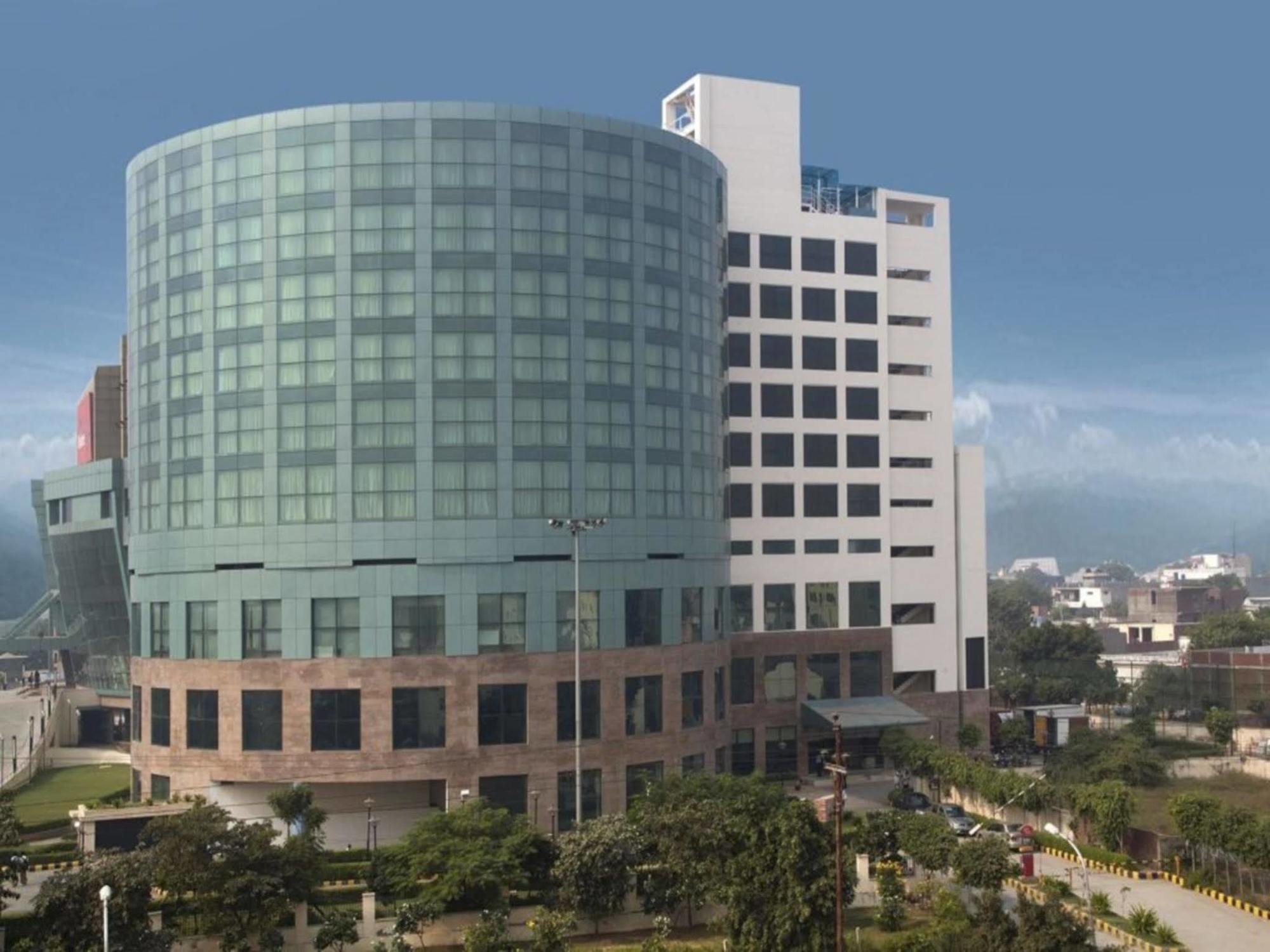 Savoy Suites Greater Noida Exterior photo