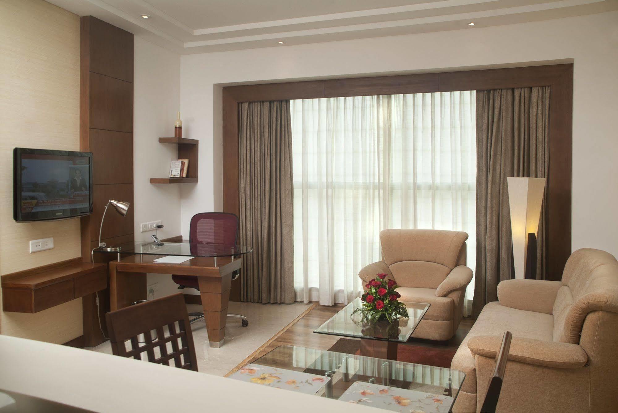 Savoy Suites Greater Noida Exterior photo