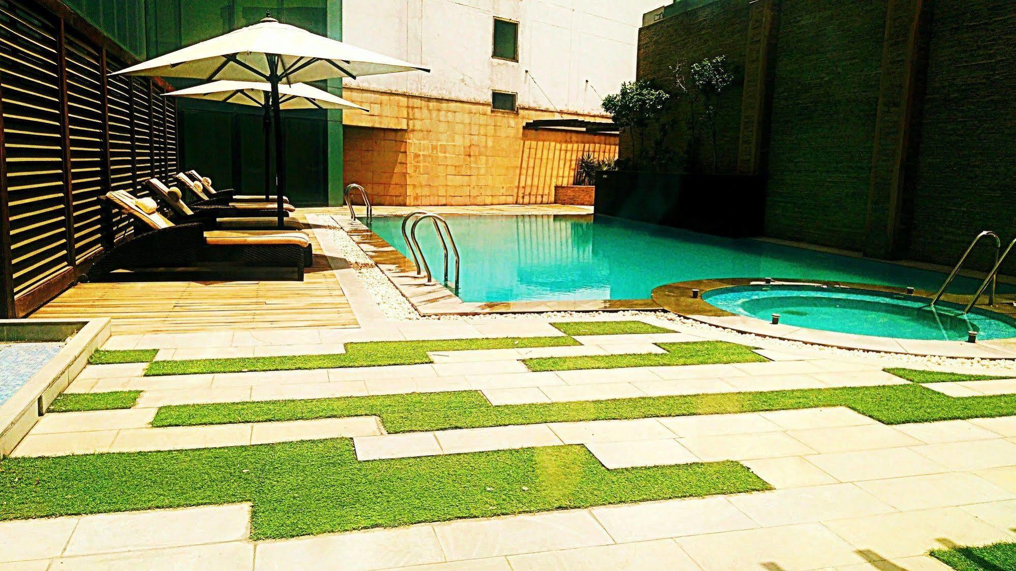 Savoy Suites Greater Noida Exterior photo
