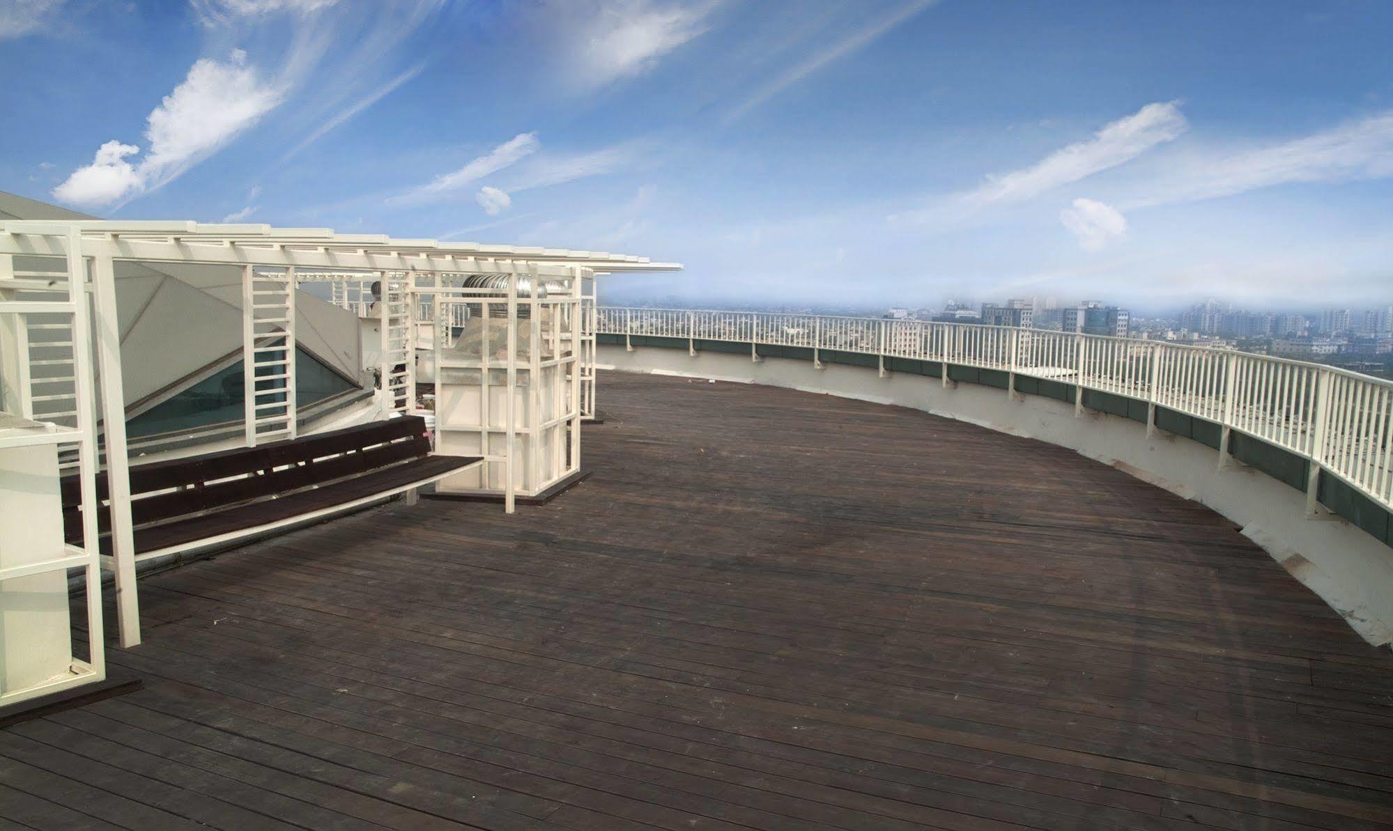 Savoy Suites Greater Noida Exterior photo